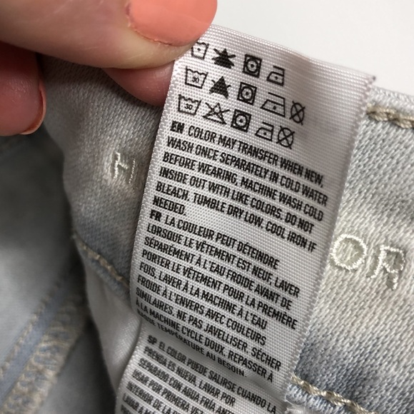 American Eagle Light Wash Hi-Rise Shortie Size 8 - Picture 7 of 7